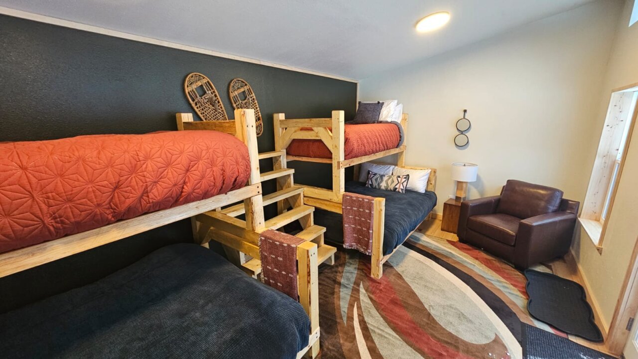 Snowhook Lodges - Accommodation 11