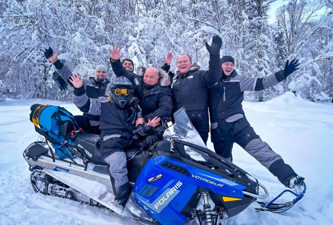 Snowhook Snowmobiling - Customer Group Poses 11