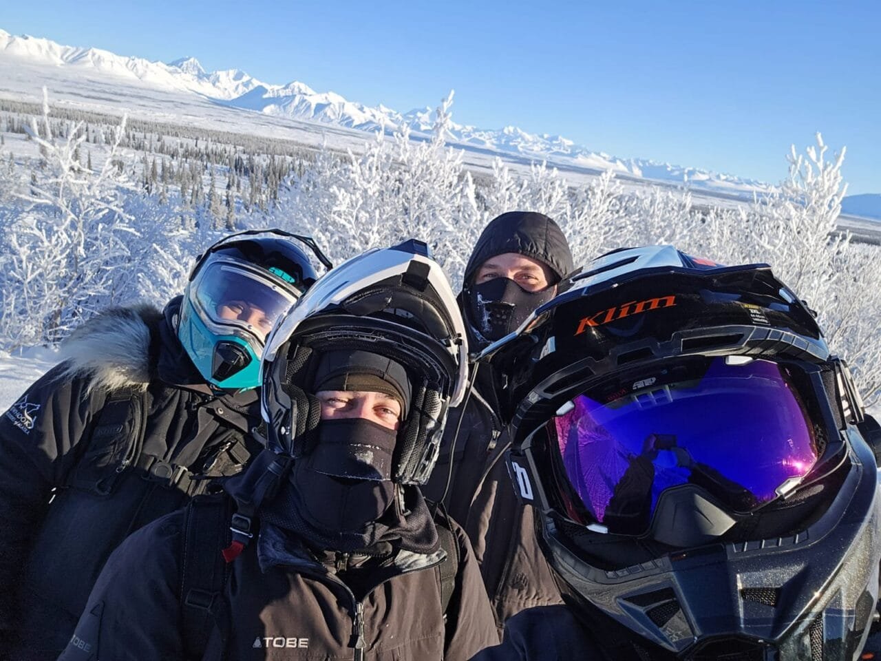 Snowhook Snowmobiling - Customer Group Poses 22
