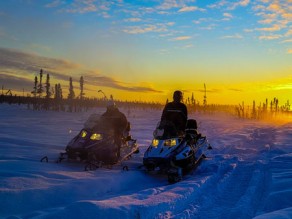 Snow mobile tours in Alaska